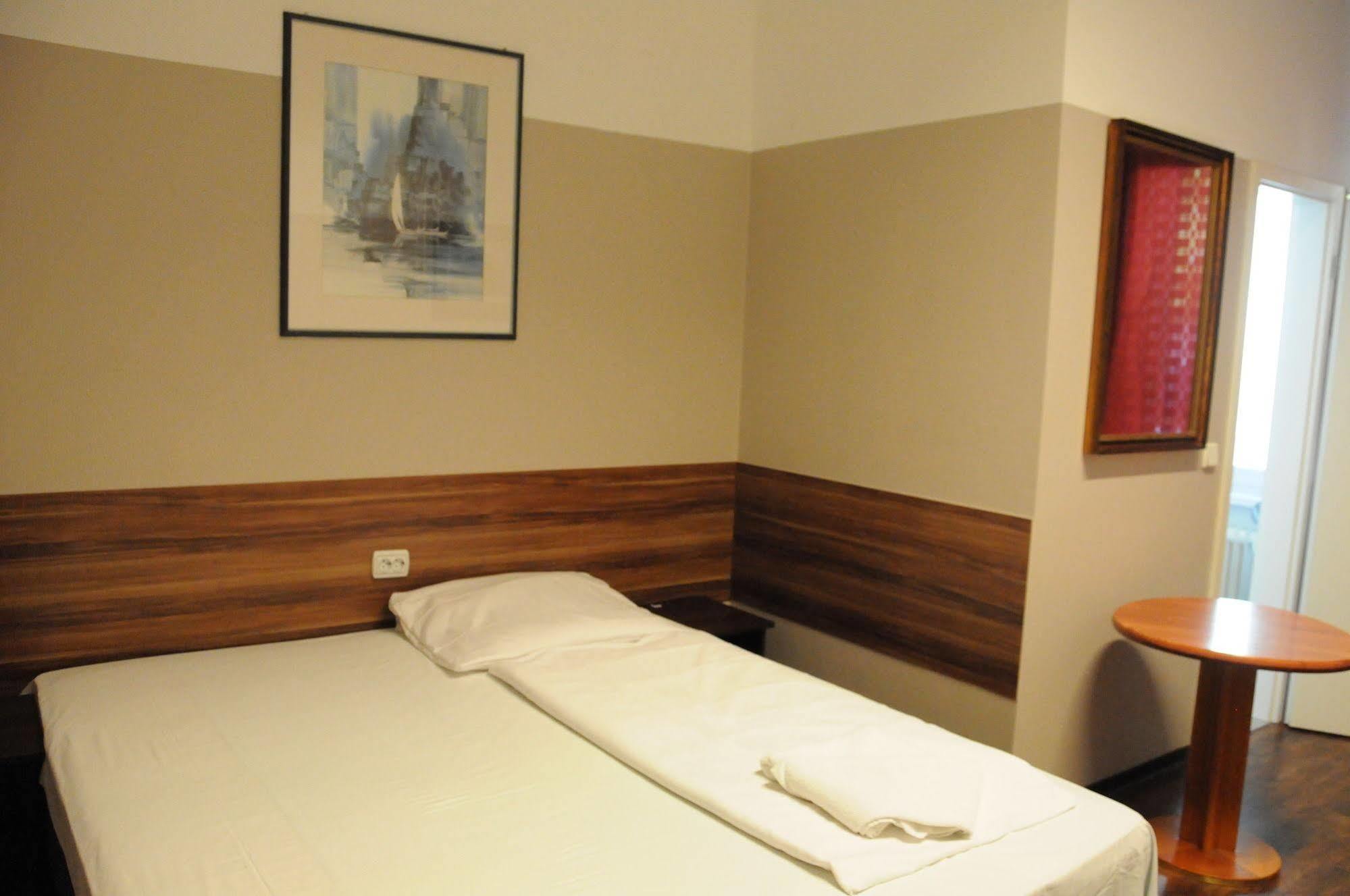 Hotel Potsdamer 3*